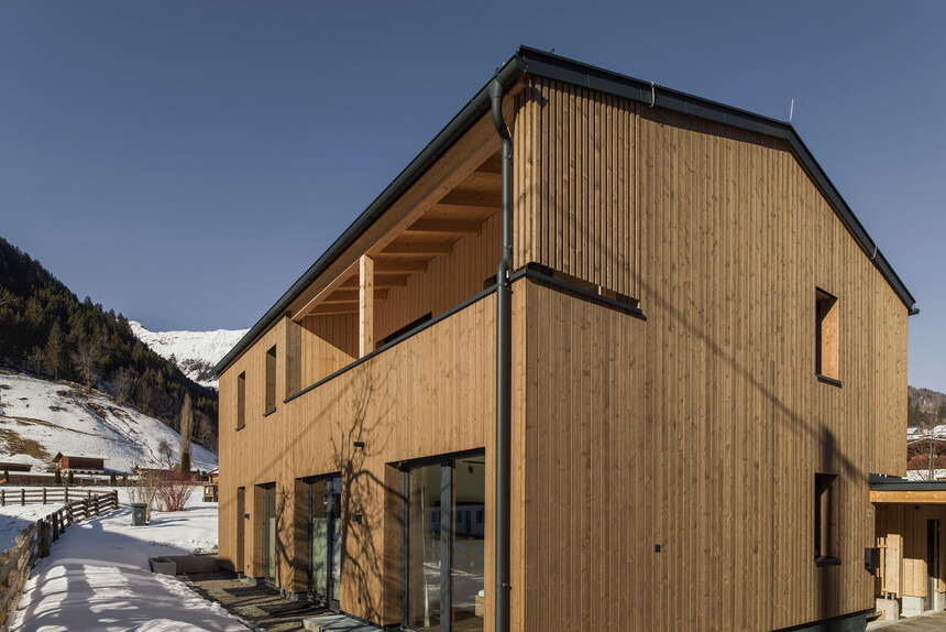Idyllisch gelegen im Herzen des Stubaitals sind unsere Apartments das perfekte „Basislager“ für einen Urlaub in den Bergen. - frechdax apartments stubai